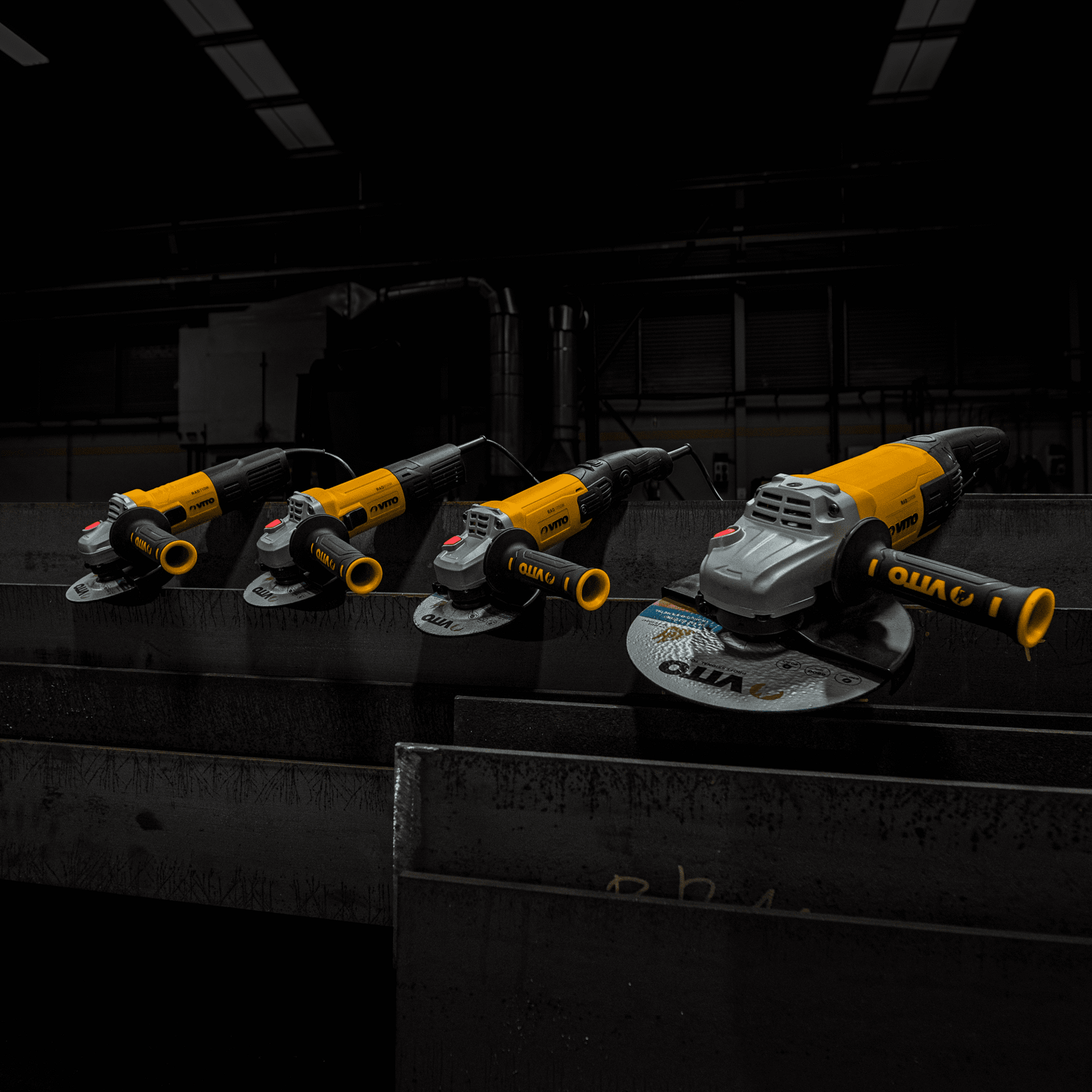 AMOLADORA 1000W 125MM - 7